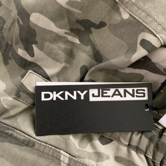 DKNY Camo Button Front Cargo Jacket Nwt - Picture 6 of 6